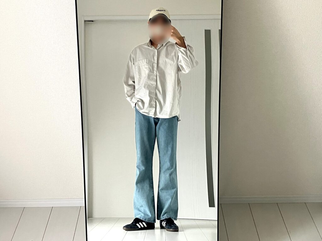 UNIQLO:Cのシャツを着ているコーデ1