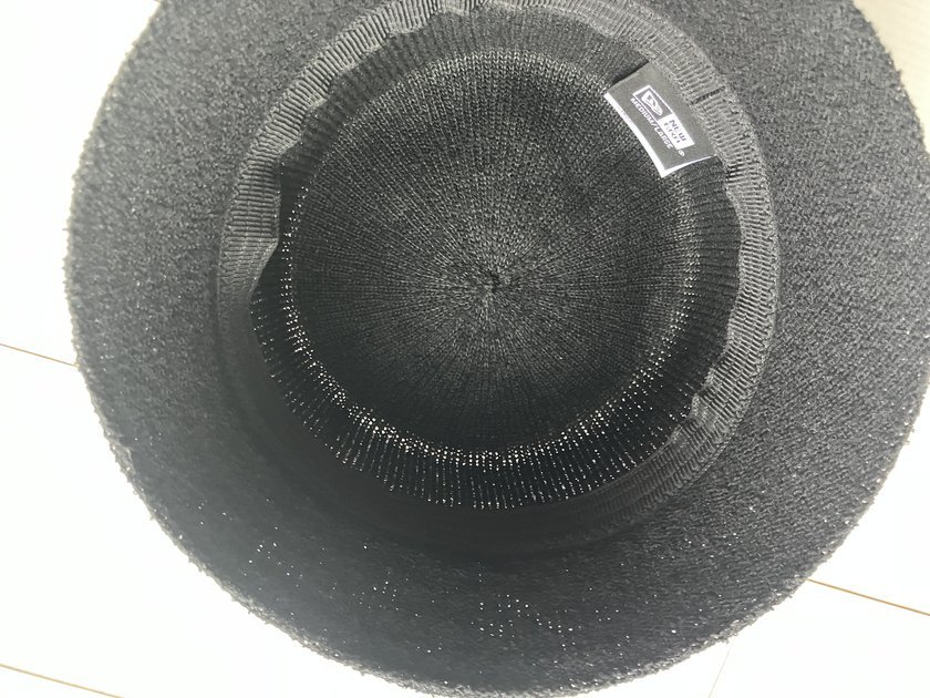 NEW ERA バケット01 Tropical Hatの内側