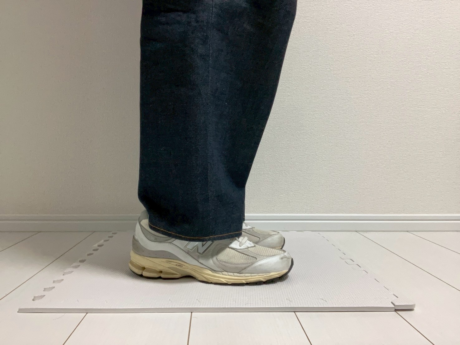 SUBLATIONS 足元 靴あり 横
