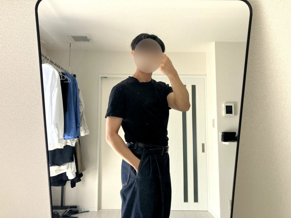 BANANA REPUBLIC半袖黒Tシャツ至近距離