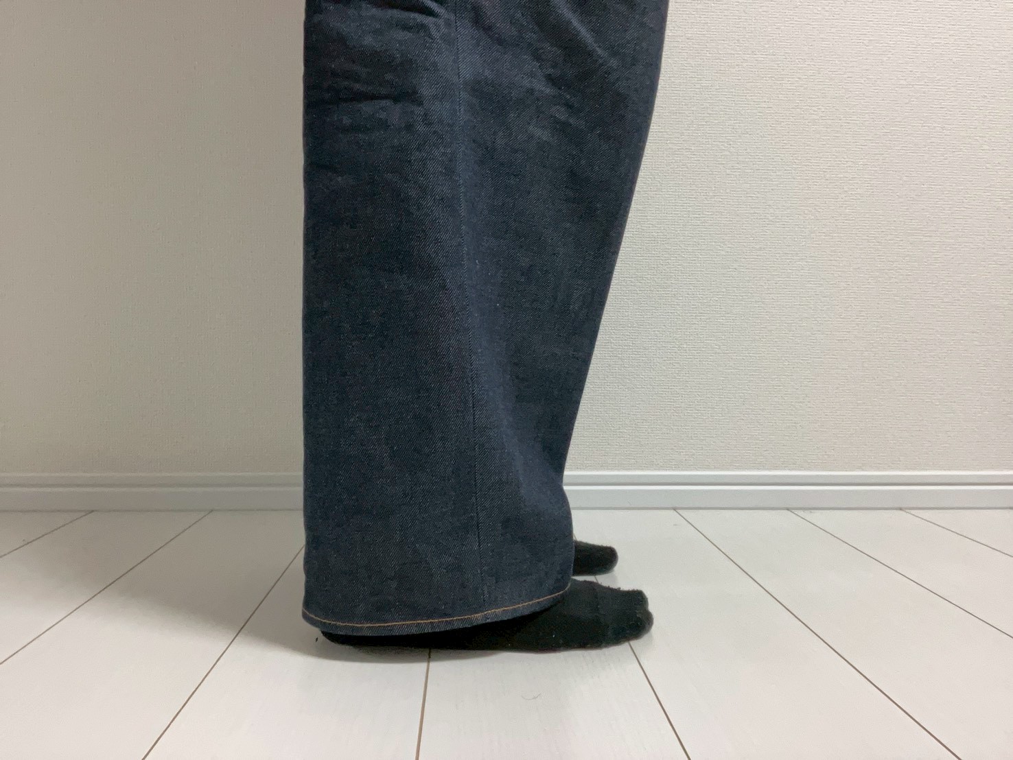 SUBLATIONS 足元 靴なし 横