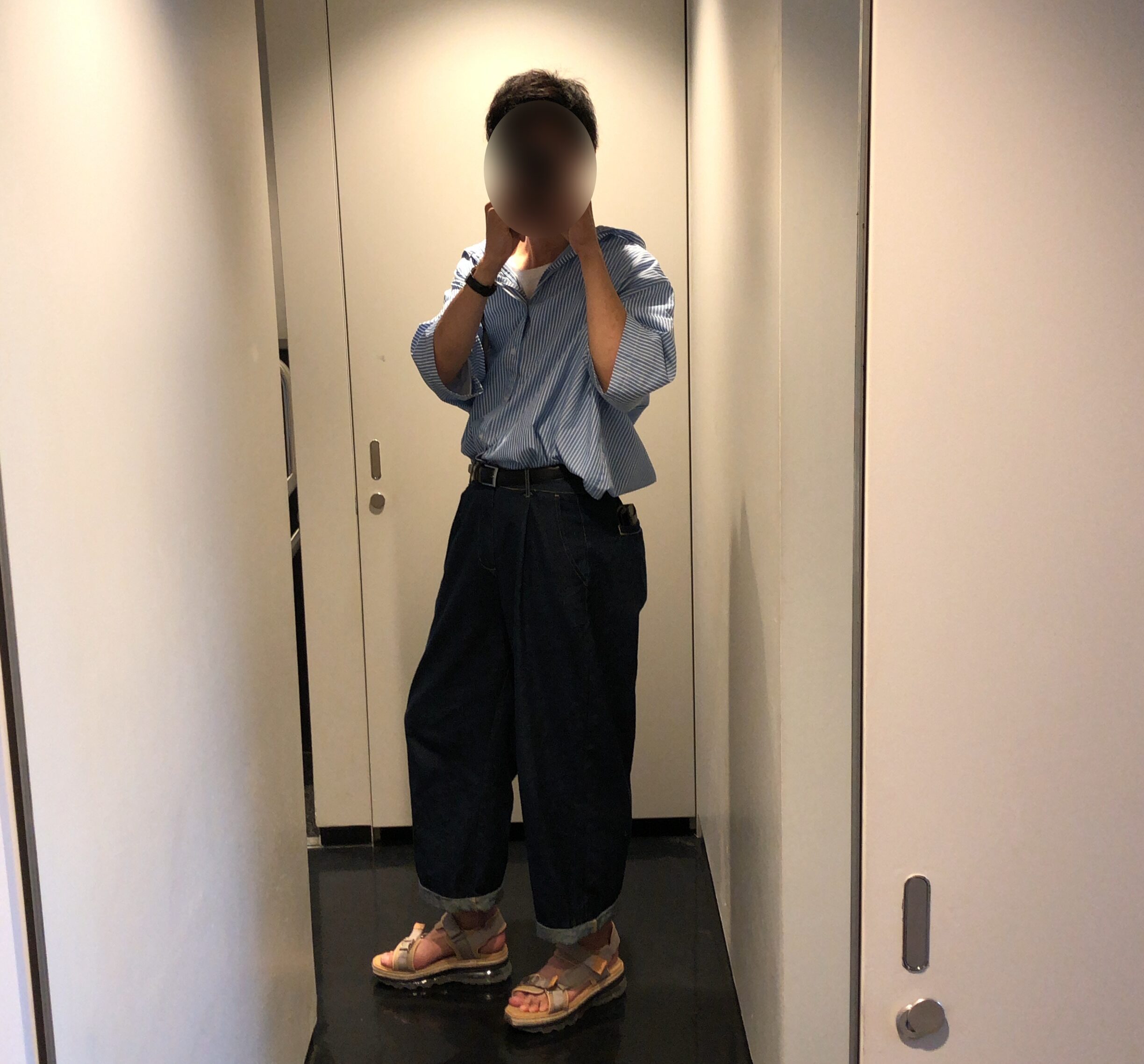 高身長メンズ 夏コーデ 失敗例 ワイドデニム×サンダル