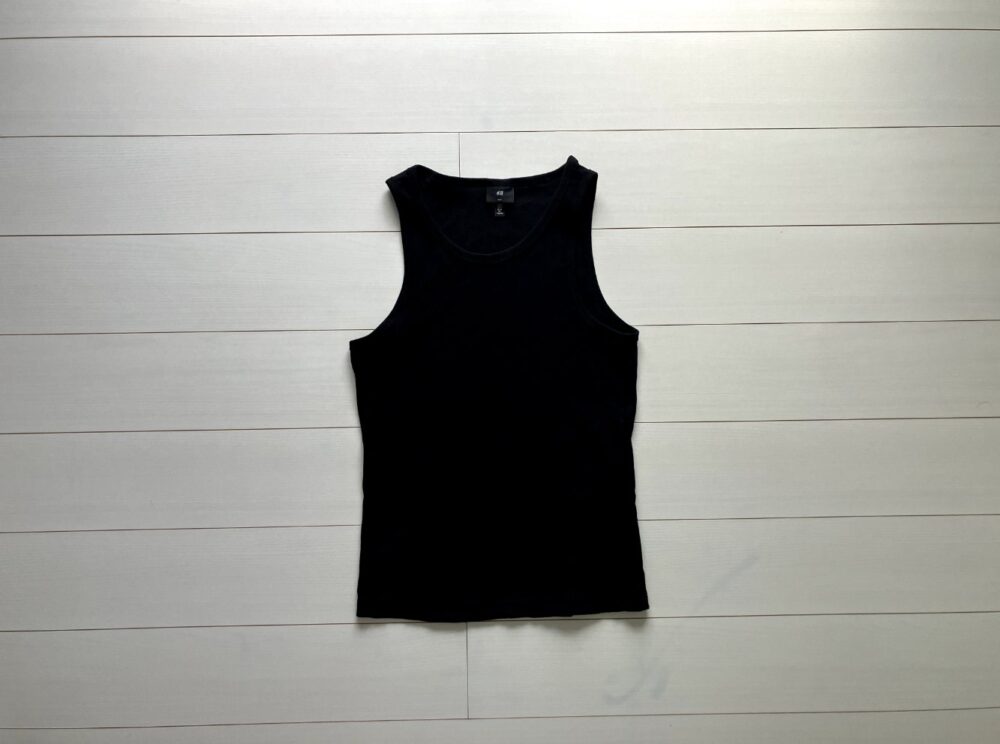 H&M スリムフィットリブタンクトップを182cmが着用した様子