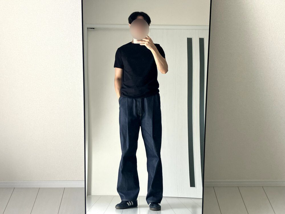 H&M半袖黒Tシャツ着用