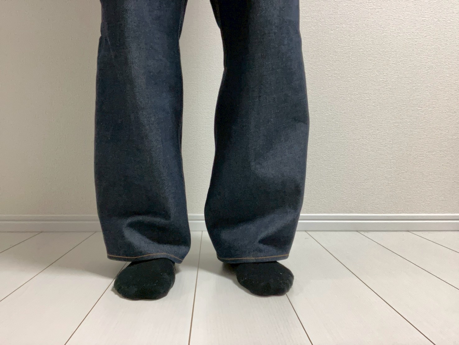 SUBLATIONS 足元 靴なし 正面