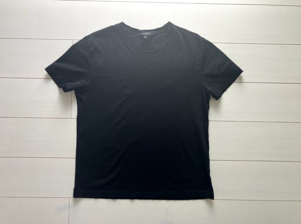 BANANA REPUBLIC半袖黒Tシャツ平置き