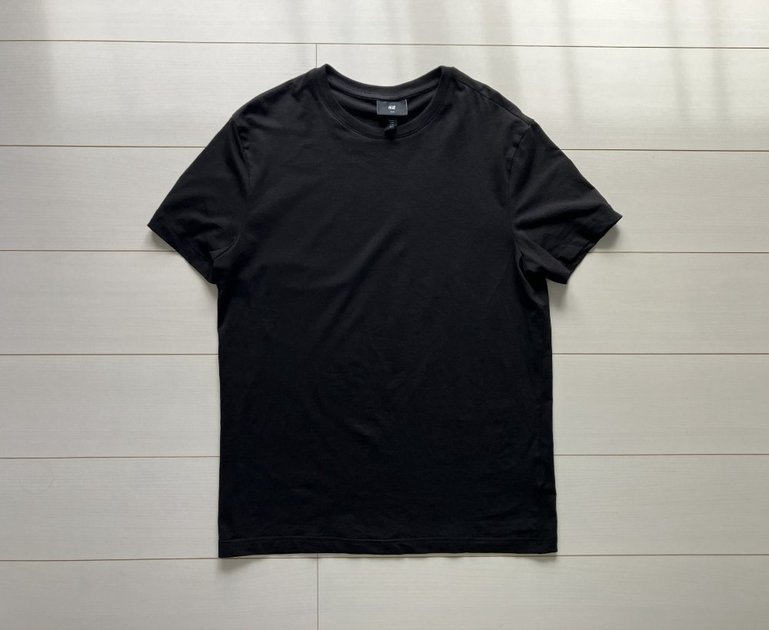 H&M スリムフィットTシャツ(M)の平置き写真