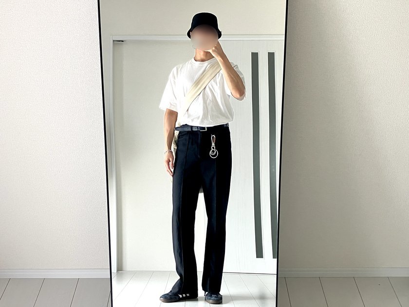 白Tを前だけタックインし小物を足してこなれたコーデ（after）