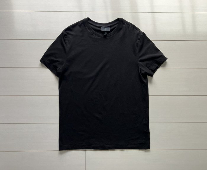 H&M スリムフィットT(M)の平置き写真