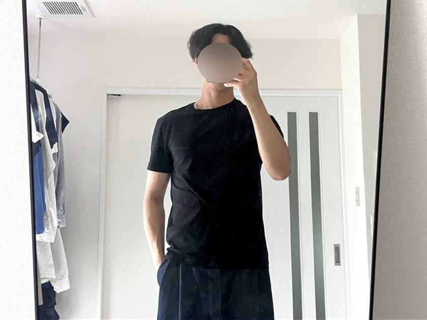 H&M スリムフィットTシャツ(M)を182cmが着用した様子