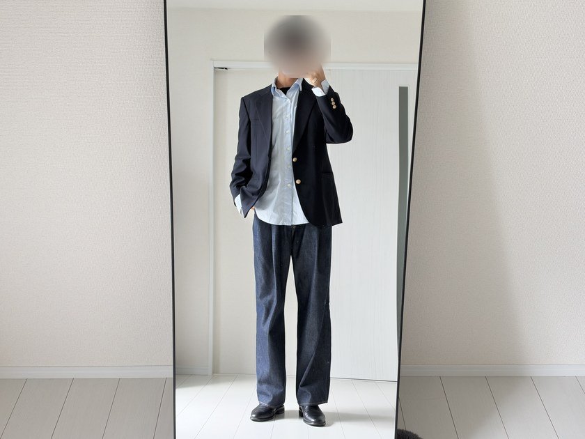 AURALEEビッグシャツのコーデ3|黒のジャケットを重ねた182cmのきれいめコーデ